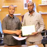Wasaaradaha Maaliyadda iyo Ganacsiga ee Dowladda Puntland oo kala saxiixday heshiis ku saabsan kor u qaadida dakhliga Dowladda[Sawirro]