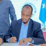 Wasiirka Maaliyadda Dowladda Puntland oo ka qaybgalay Dhagax-dhiga mashruuca Biyo-saarka Gaalkacyo[Sawirro]